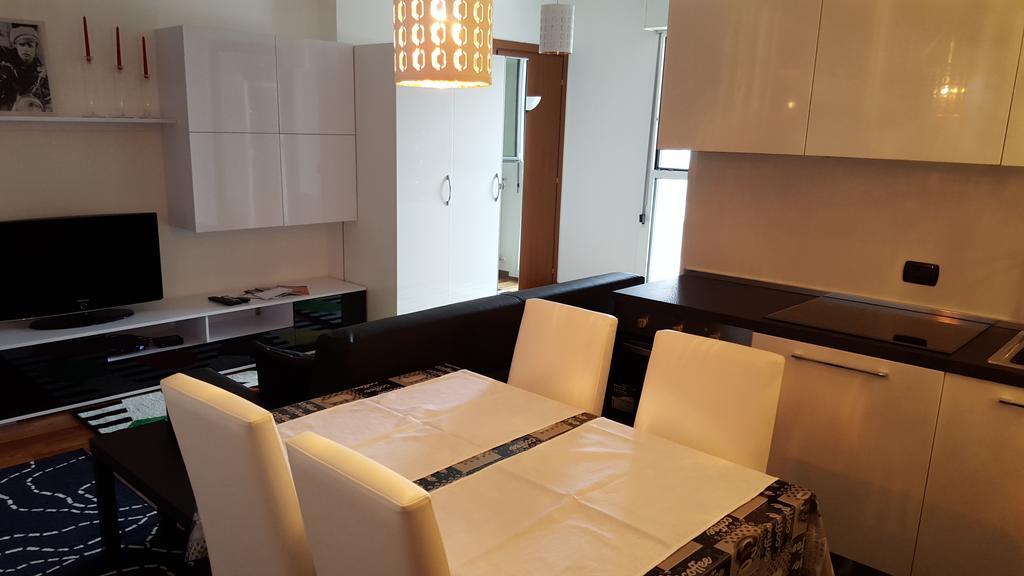 New Luxury Attic Santa Giulia Expo Apartment Milan Room photo